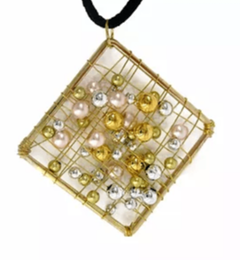 NC4442 Floating Pearls Square Pendant